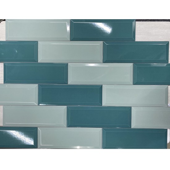 Faianta Bisel Aqua, tip Metro, Lucioasa 10 x 30 cm, Ribesalbes